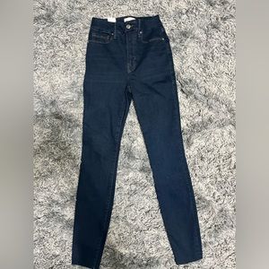 Brand New with Tags - Good American Good Waist Jeans - Size 0/25